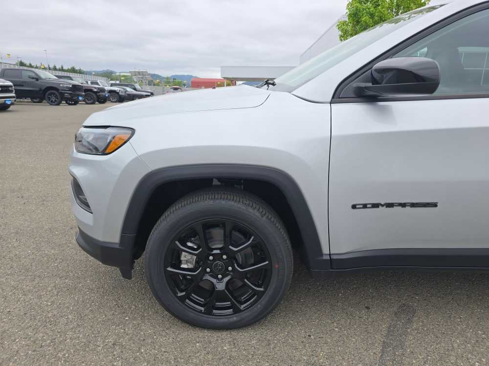 Thumbnail: 2026 Jeep Compass - 18