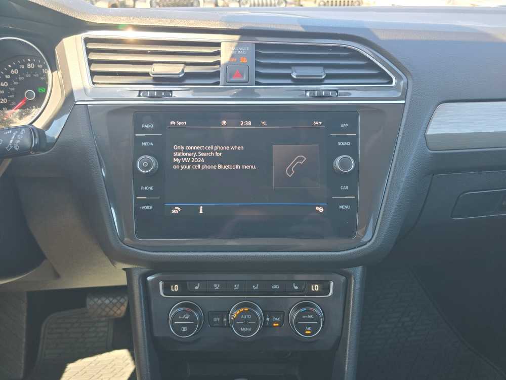 Thumbnail: 2021 Volkswagen Tiguan - 11