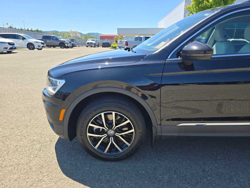Thumbnail: 2021 Volkswagen Tiguan - 17