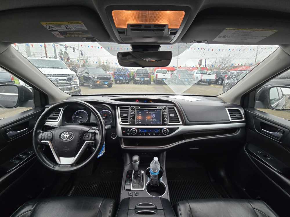 Thumbnail: 2018 Toyota Highlander - 15