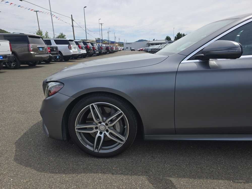 Thumbnail: 2017 Mercedes-Benz E-Class - 20