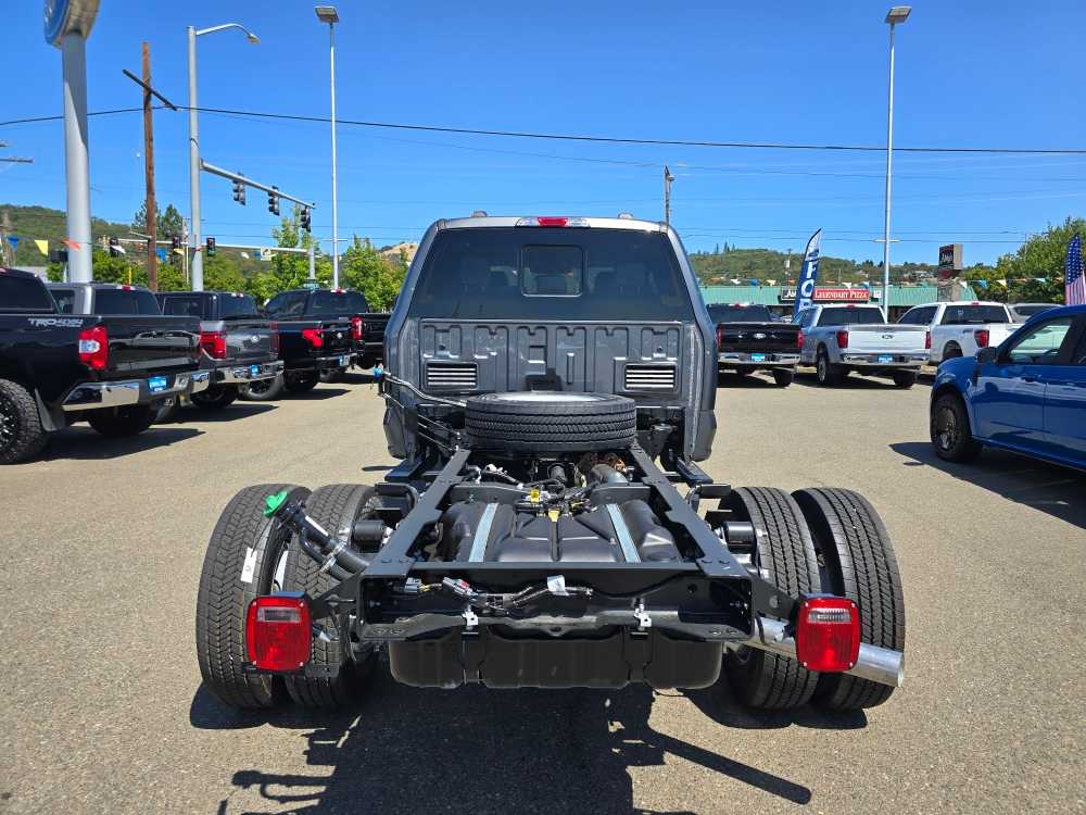 Thumbnail: 2025 Ford F-450 - 4
