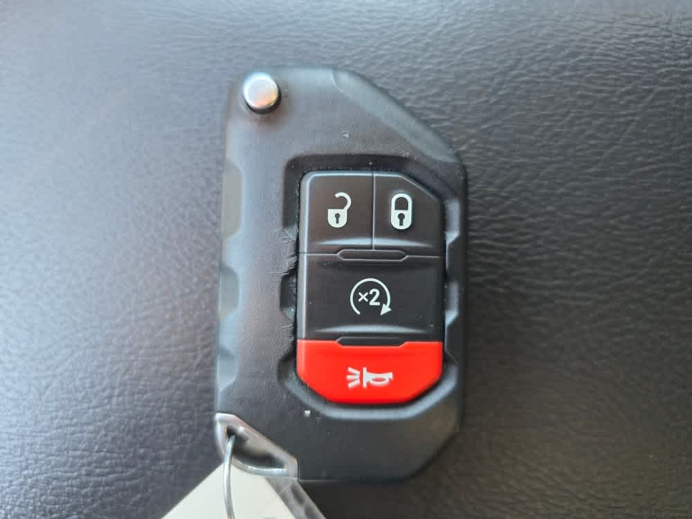 Thumbnail: 2022 Jeep Wrangler - 21