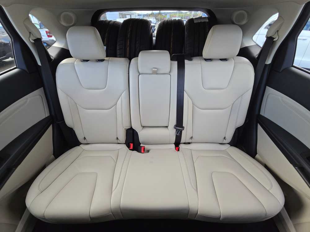 Thumbnail: 2019 Ford Edge - 16