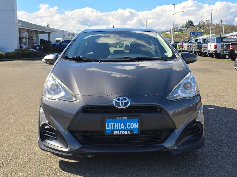 Thumbnail: 2017 Toyota Prius c - 8