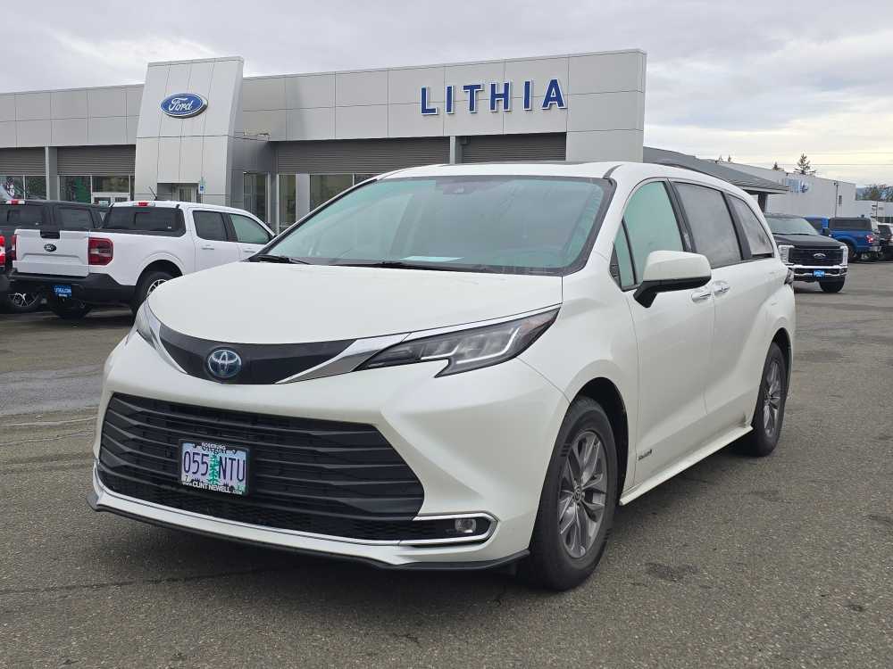 Thumbnail: 2021 Toyota Sienna - 1
