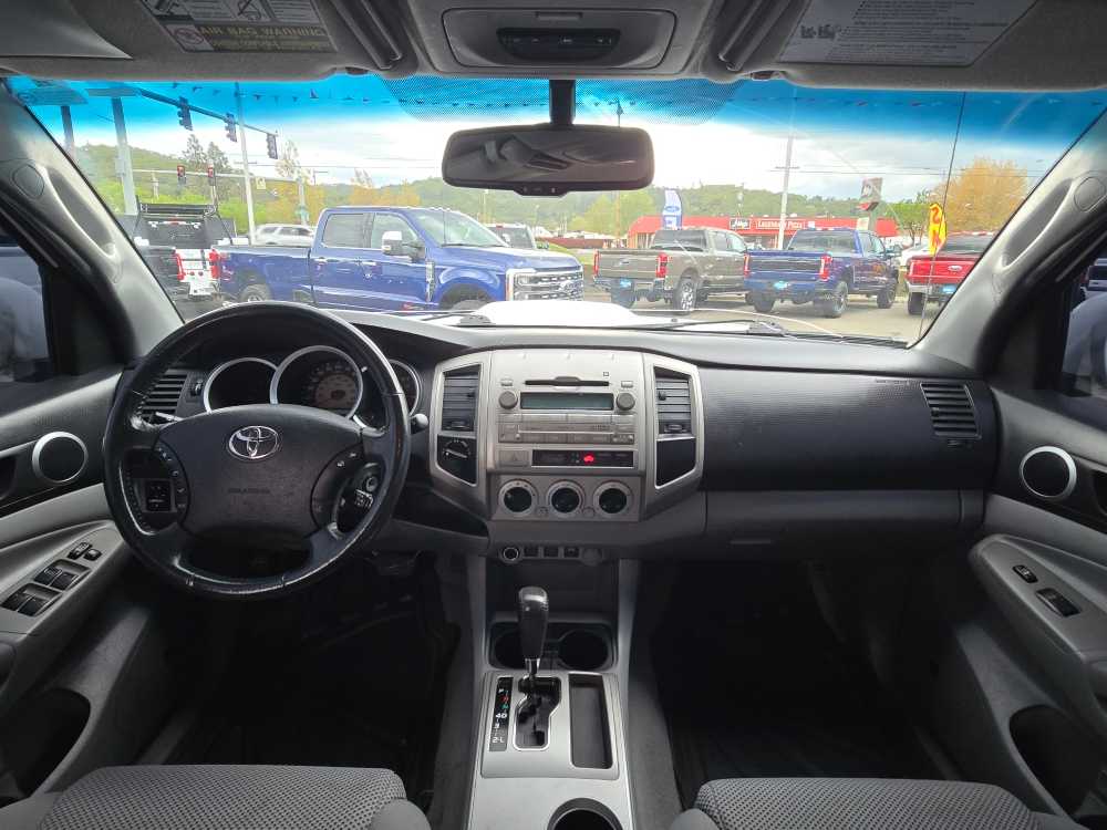 Thumbnail: 2010 Toyota Tacoma - 15