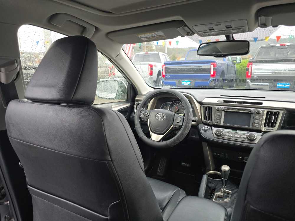 Thumbnail: 2015 Toyota RAV4 - 10