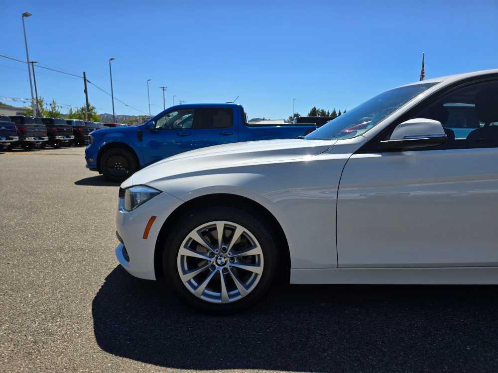 Thumbnail: 2016 BMW 3 Series - 19