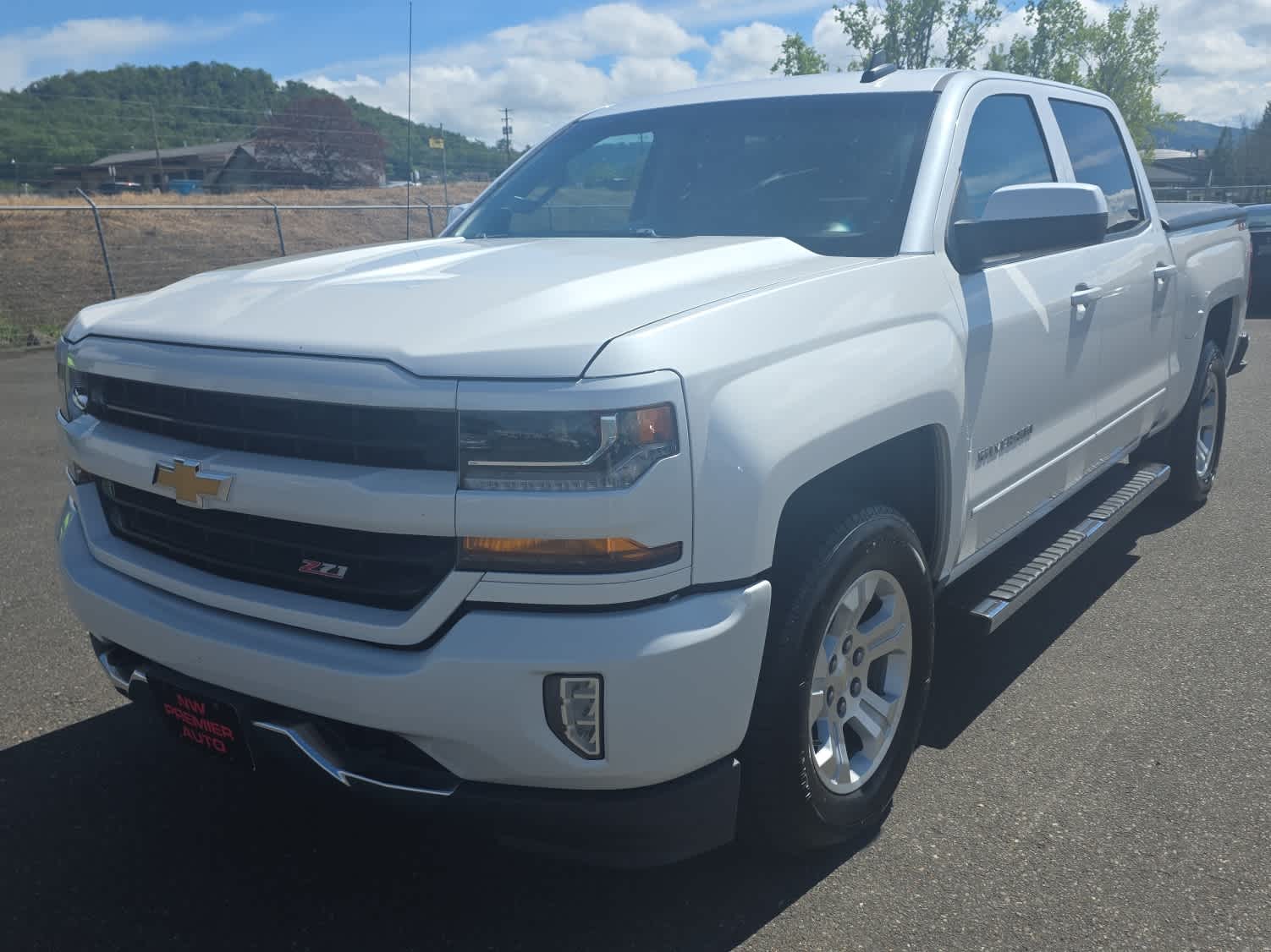 Thumbnail: 2017 Chevrolet Silverado 1500 - 1