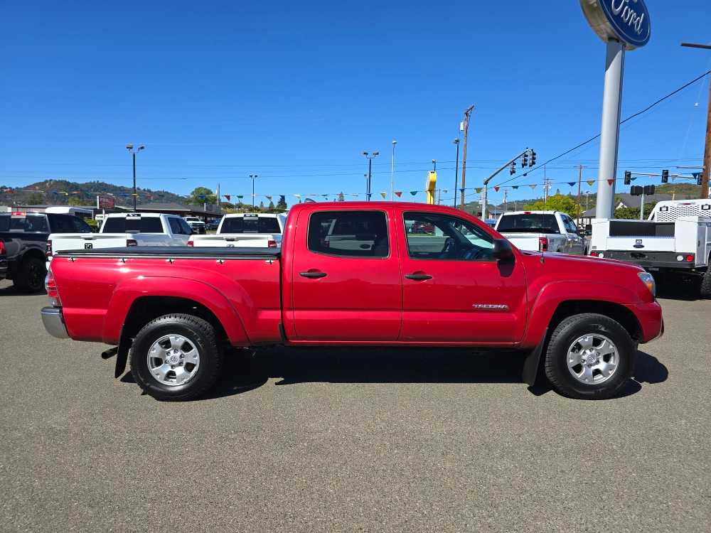 Thumbnail: 2014 Toyota Tacoma - 6