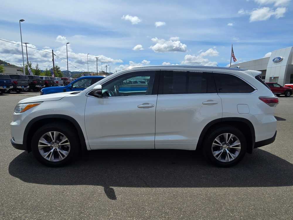 Thumbnail: 2015 Toyota Highlander - 2