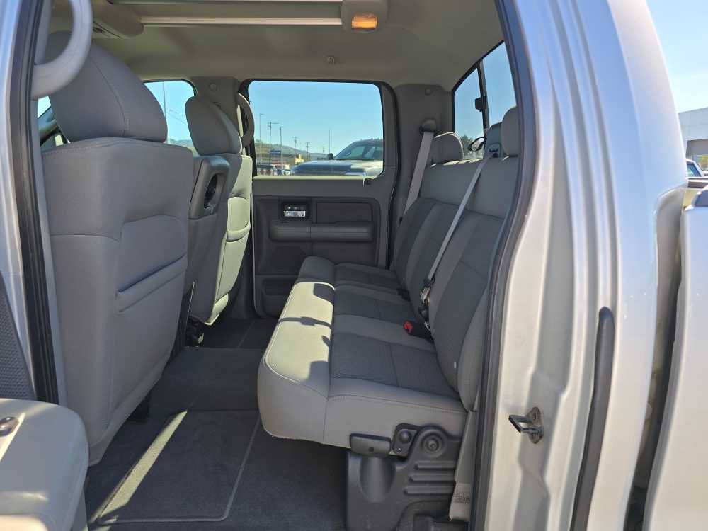 Thumbnail: 2004 Ford Econoline - 17