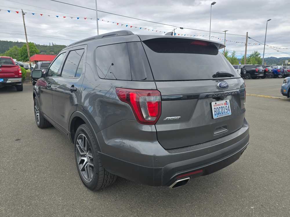 Thumbnail: 2017 Ford Explorer - 15