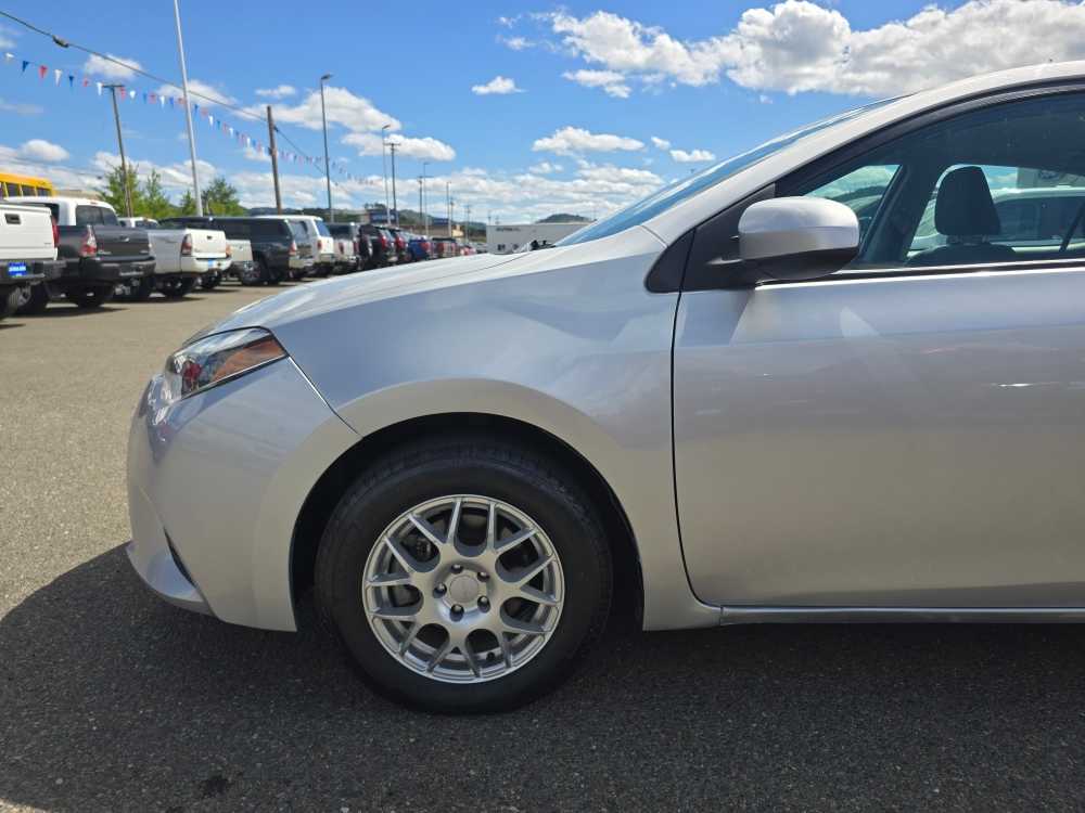 Thumbnail: 2015 Toyota Corolla - 6