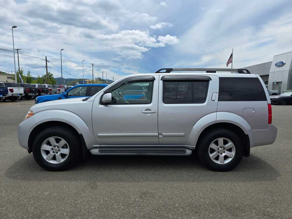 2011 Nissan Pathfinder SV 2