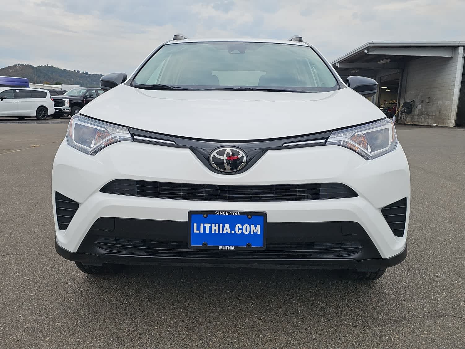 Thumbnail: 2018 Toyota RAV4 - 8