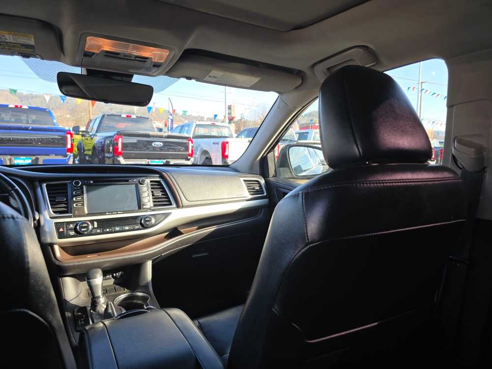 Thumbnail: 2018 Toyota Highlander - 13