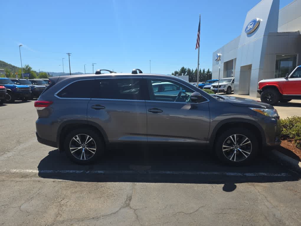 Thumbnail: 2019 Toyota Highlander - 5