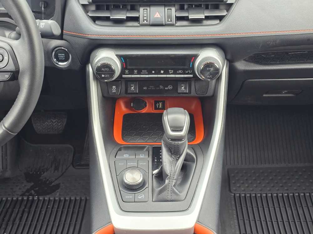 Thumbnail: 2024 Toyota RAV4 - 13