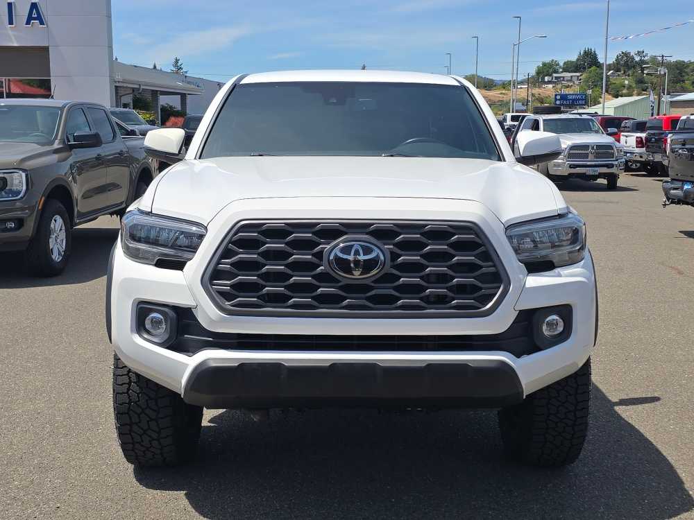 Thumbnail: 2023 Toyota Tacoma - 8