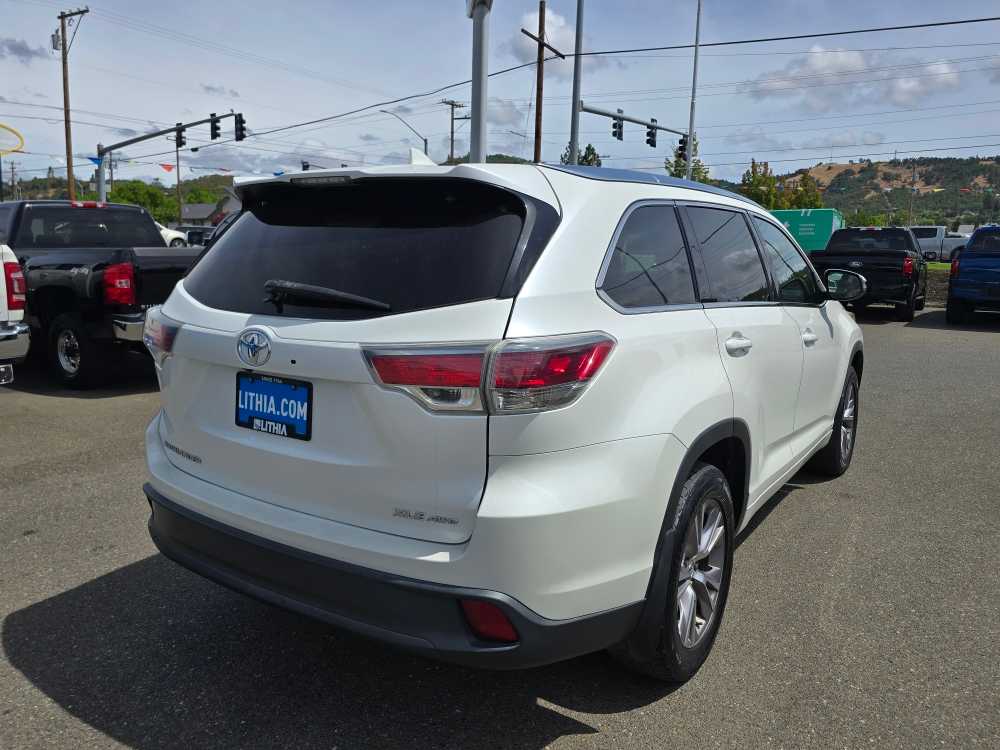 Thumbnail: 2015 Toyota Highlander - 5