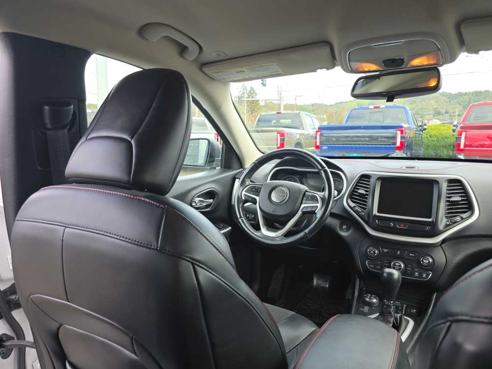 Thumbnail: 2018 Jeep Cherokee - 10