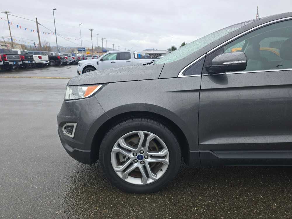 Thumbnail: 2017 Ford Edge - 18