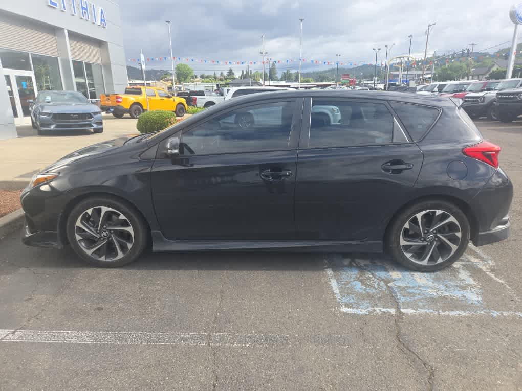 Thumbnail: 2018 Toyota Corolla iM - 2