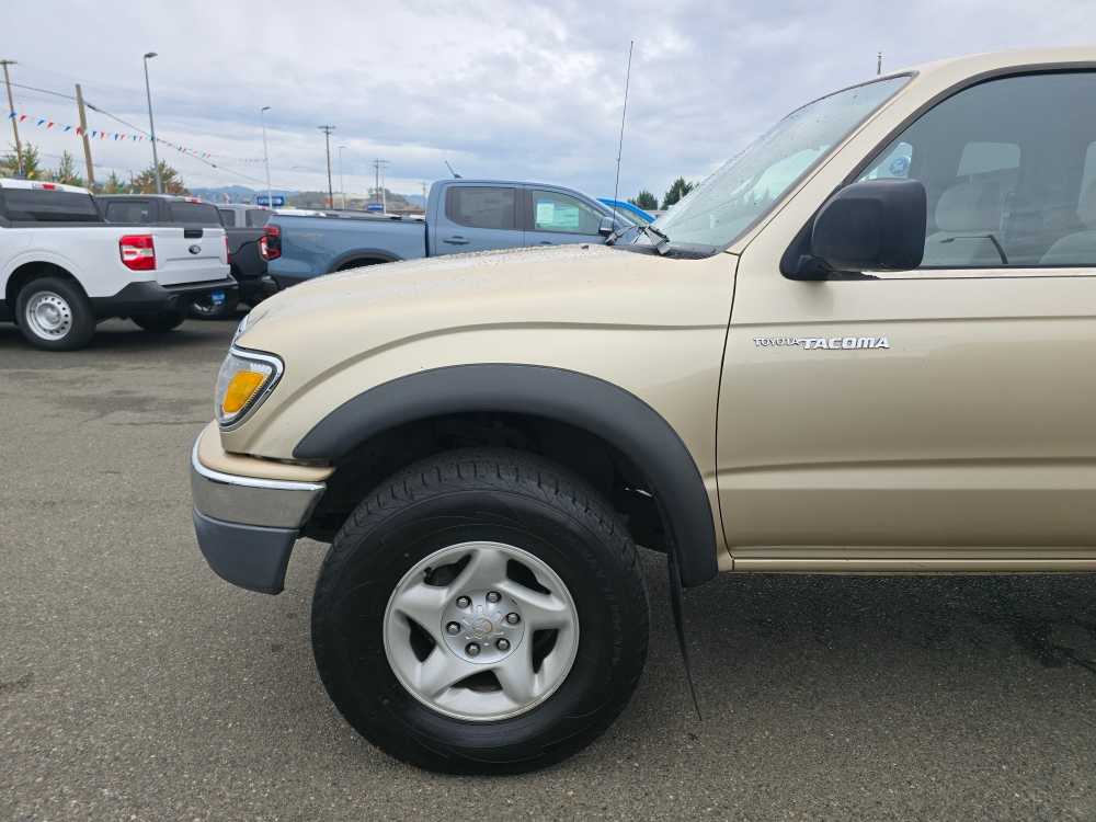 Thumbnail: 2002 Toyota Tacoma - 17