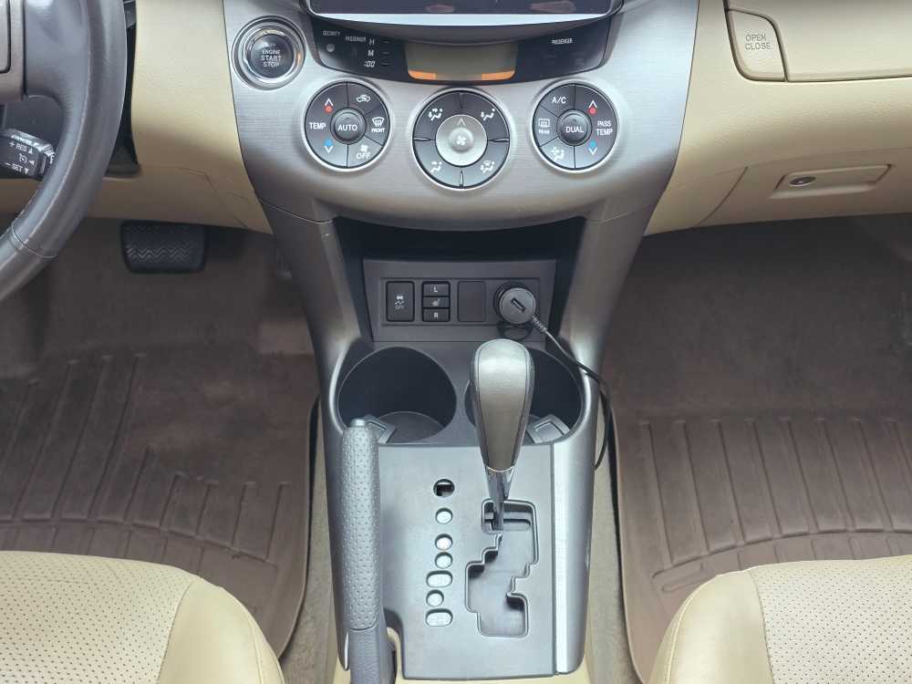 Thumbnail: 2009 Toyota RAV4 - 14