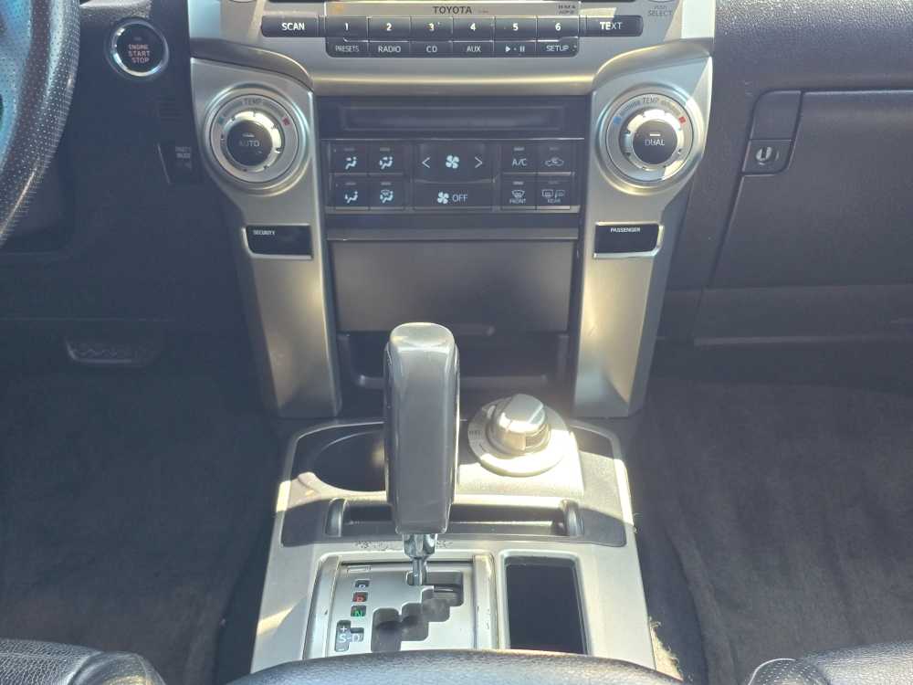 Thumbnail: 2010 Toyota 4Runner - 13