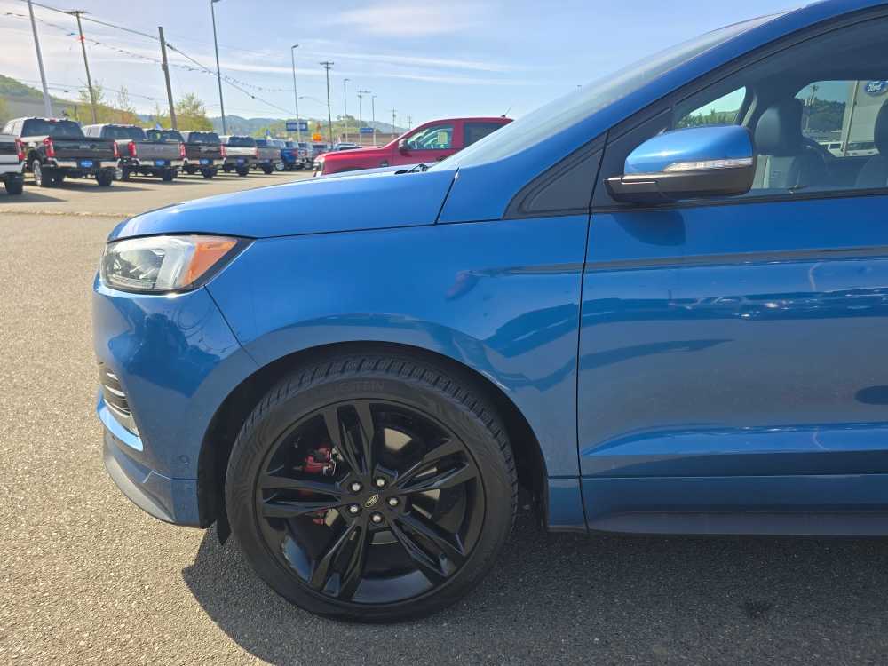 Thumbnail: 2019 Ford Edge - 18