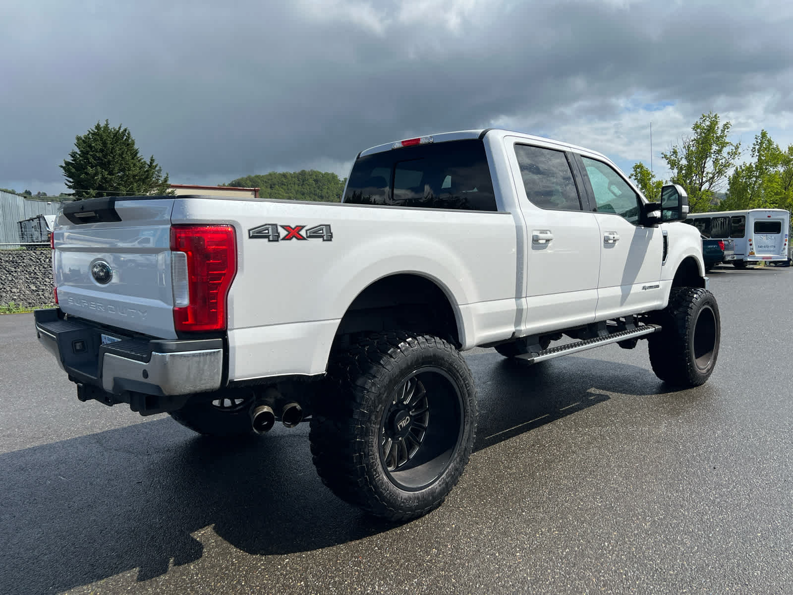 Thumbnail: 2017 Ford F-350 - 5