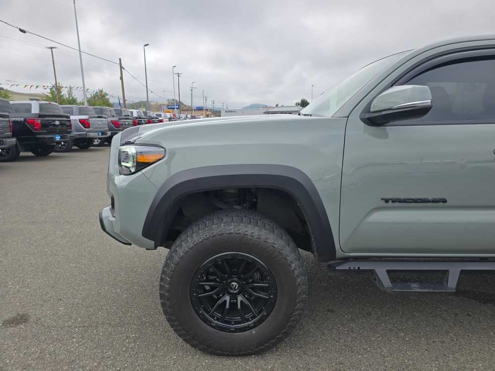 Thumbnail: 2022 Toyota Tacoma - 6