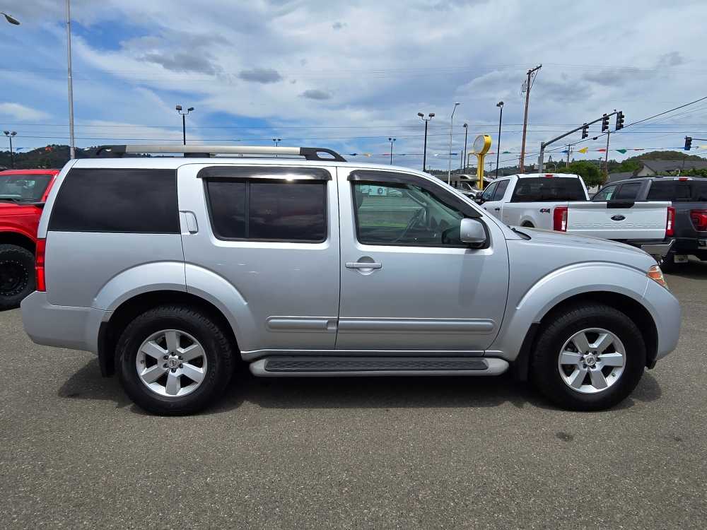 2011 Nissan Pathfinder SV 6