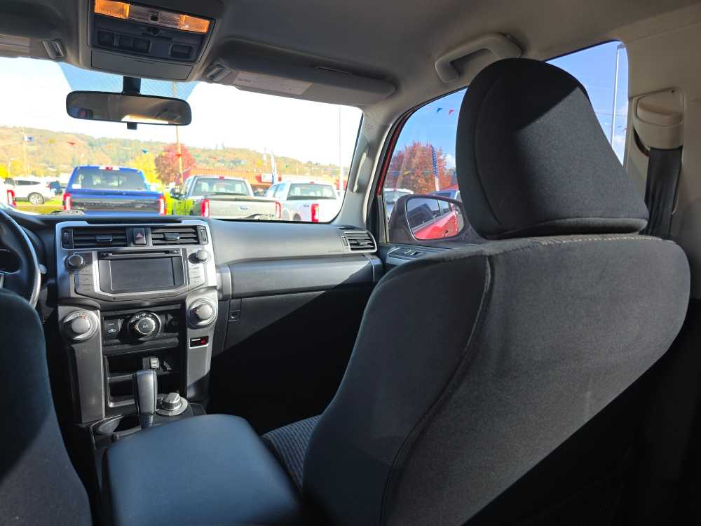 Thumbnail: 2018 Toyota 4Runner - 14