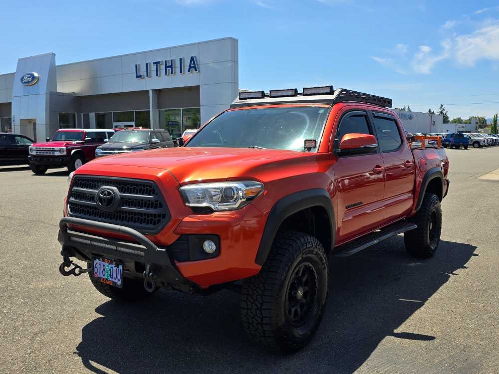 2016 Toyota Tacoma TRD Off-Road Hero Image