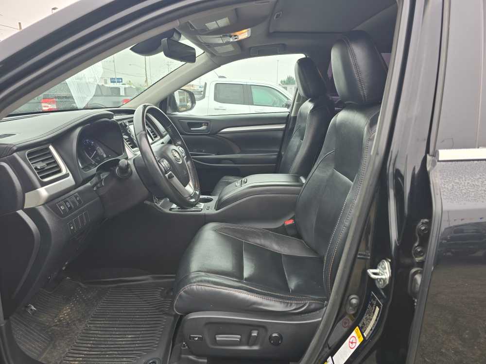 Thumbnail: 2018 Toyota Highlander - 9