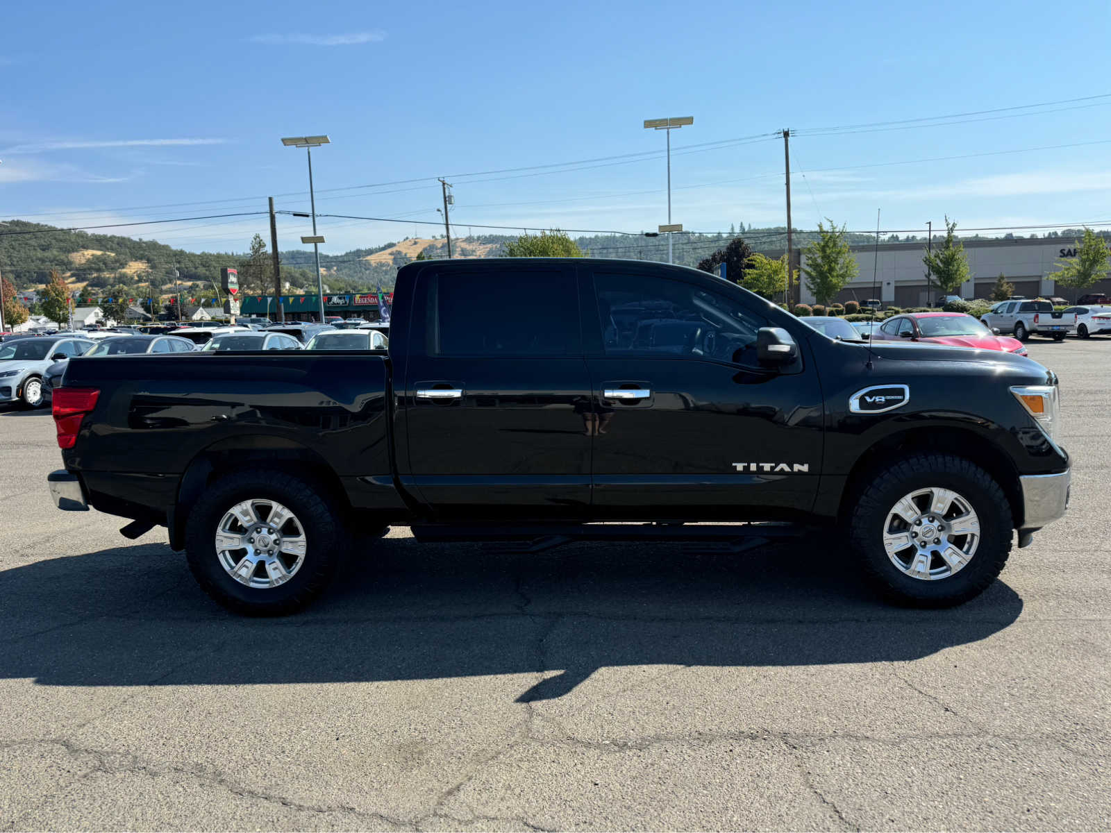 2017 Nissan Titan SV 6