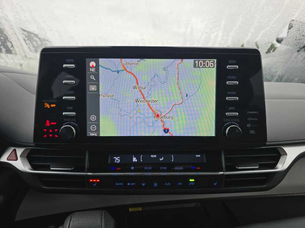 Thumbnail: 2021 Toyota Sienna - 12