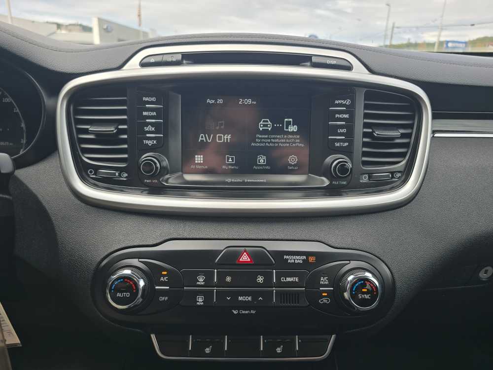 Thumbnail: 2018 Kia Sorento - 12