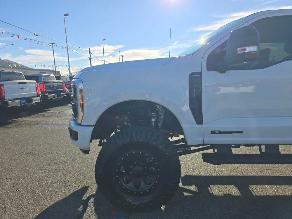 Thumbnail: 2025 Ford F-350 - 18