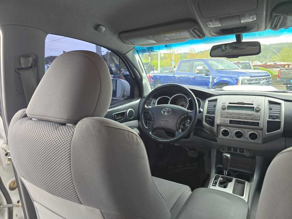 Thumbnail: 2010 Toyota Tacoma - 10