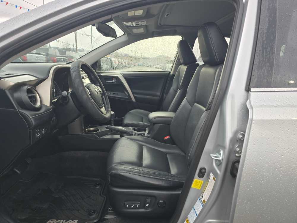 Thumbnail: 2015 Toyota RAV4 - 9