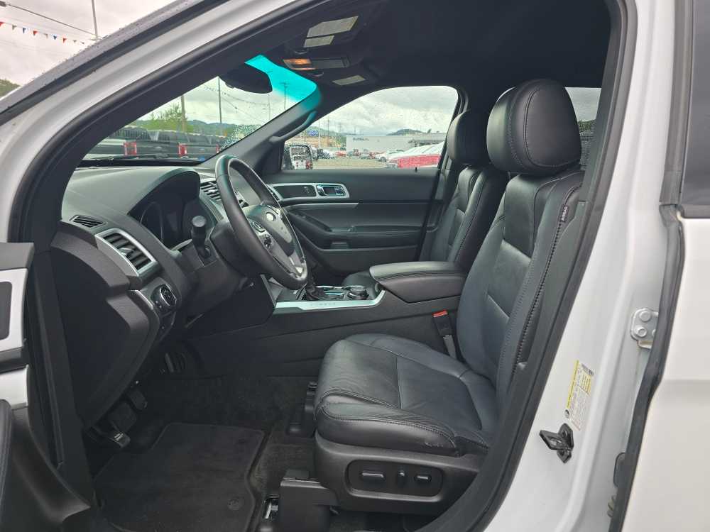 Thumbnail: 2015 Ford Explorer - 9