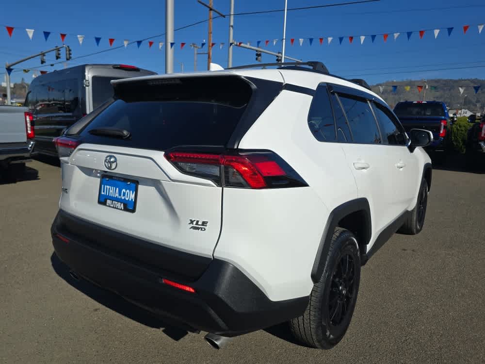 Thumbnail: 2021 Toyota RAV4 - 5