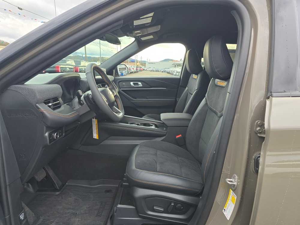 Thumbnail: 2026 Ford Explorer - 9