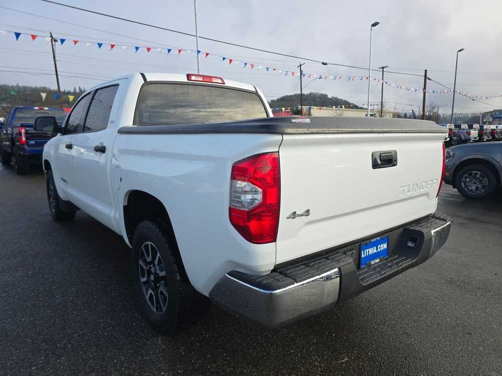 Thumbnail: 2016 Toyota Tundra - 3