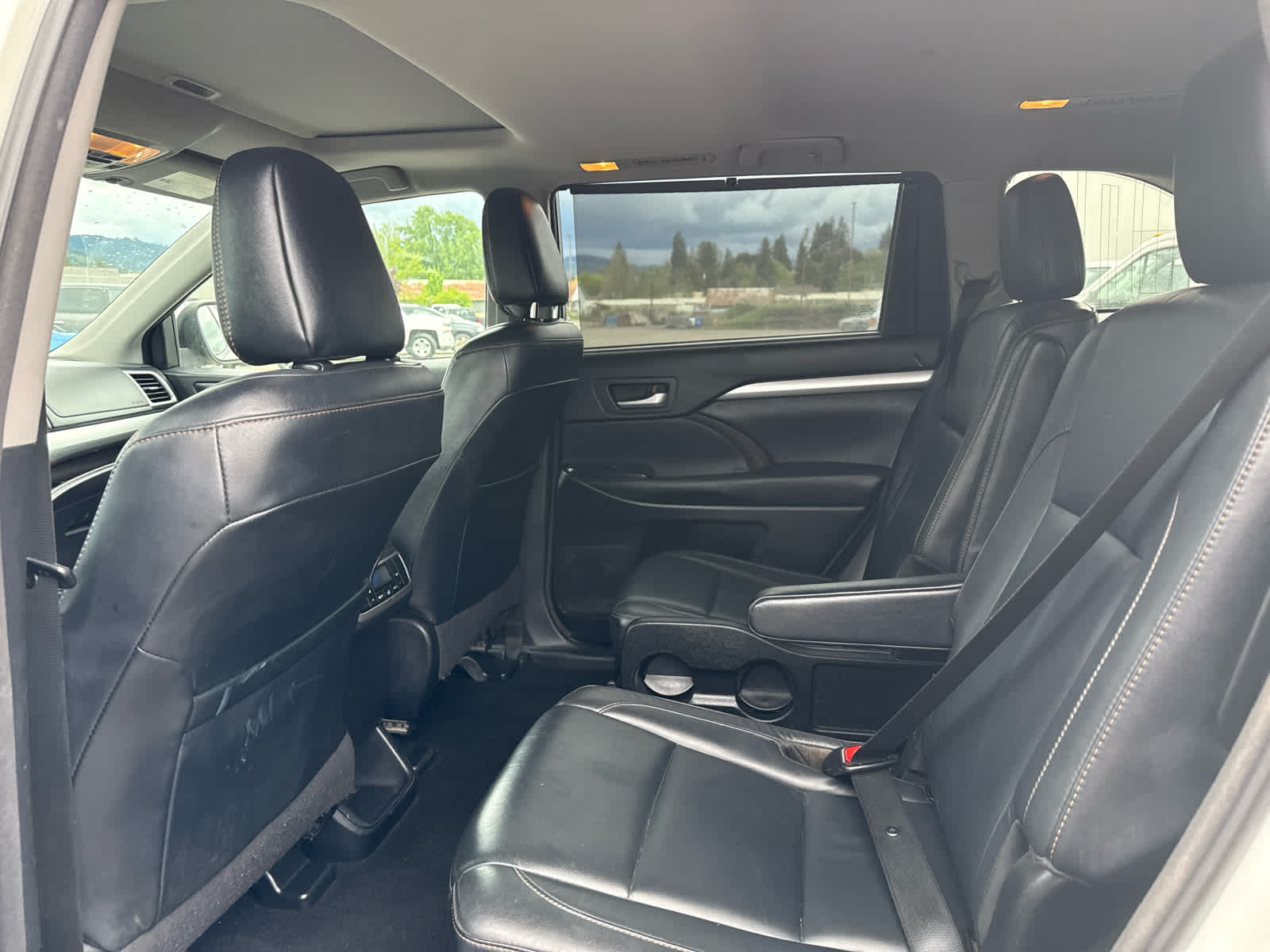 Thumbnail: 2018 Toyota Highlander - 15